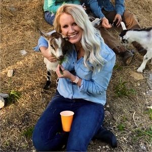 Meet your Posher, Lauren